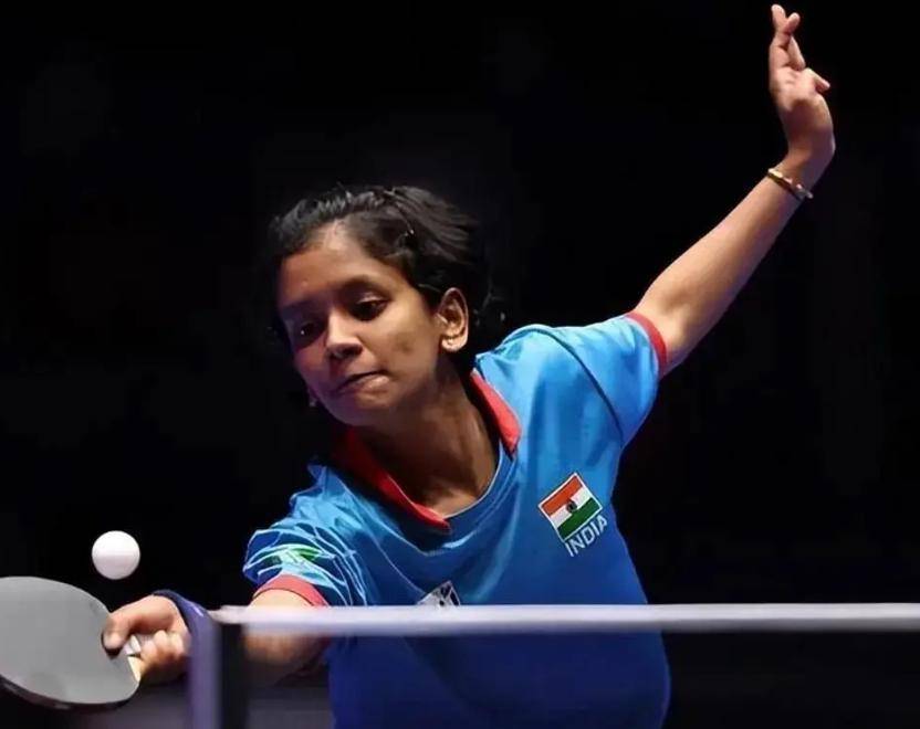 印度选手在网球项目比赛中取胜