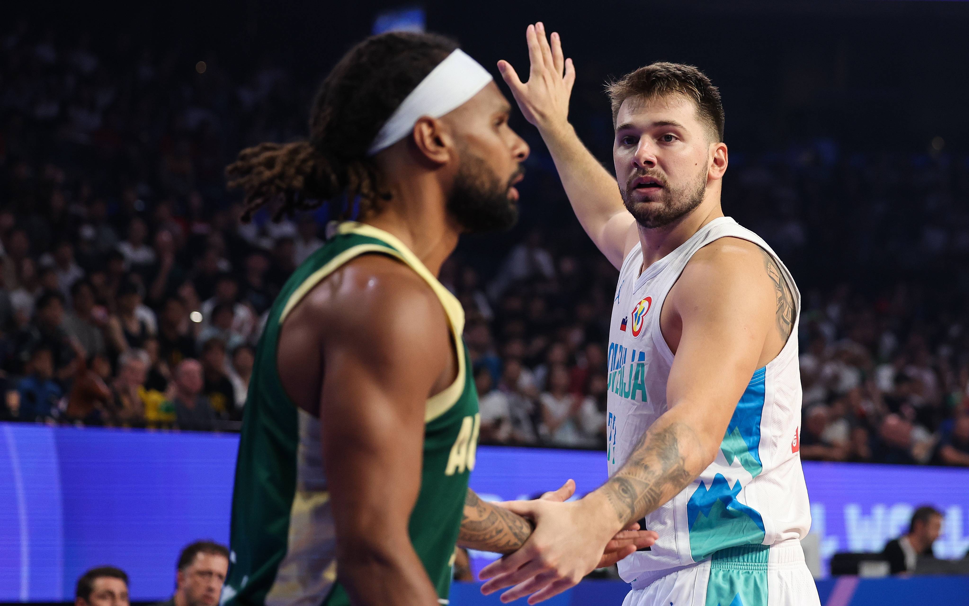 立陶宛代表团在篮球比赛中逆袭夺冠