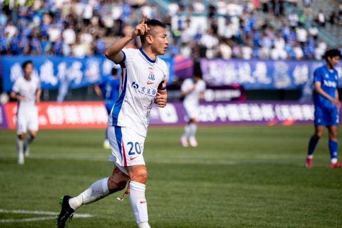 久违巨星表现出众，球队轻松晋级的简单介绍