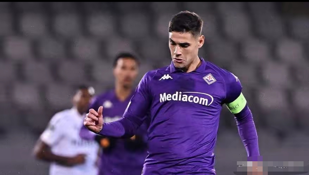 包含佛罗伦萨与乌迪内斯交锋，争夺积分榜上风向标的词条