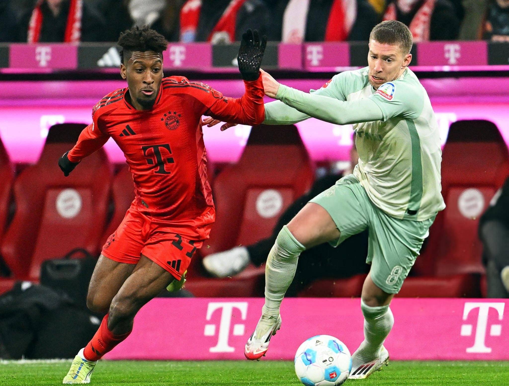 凯恩在塞尔维亚队比赛中绝杀，连败引发热议！(塞恩·凯雷尔)