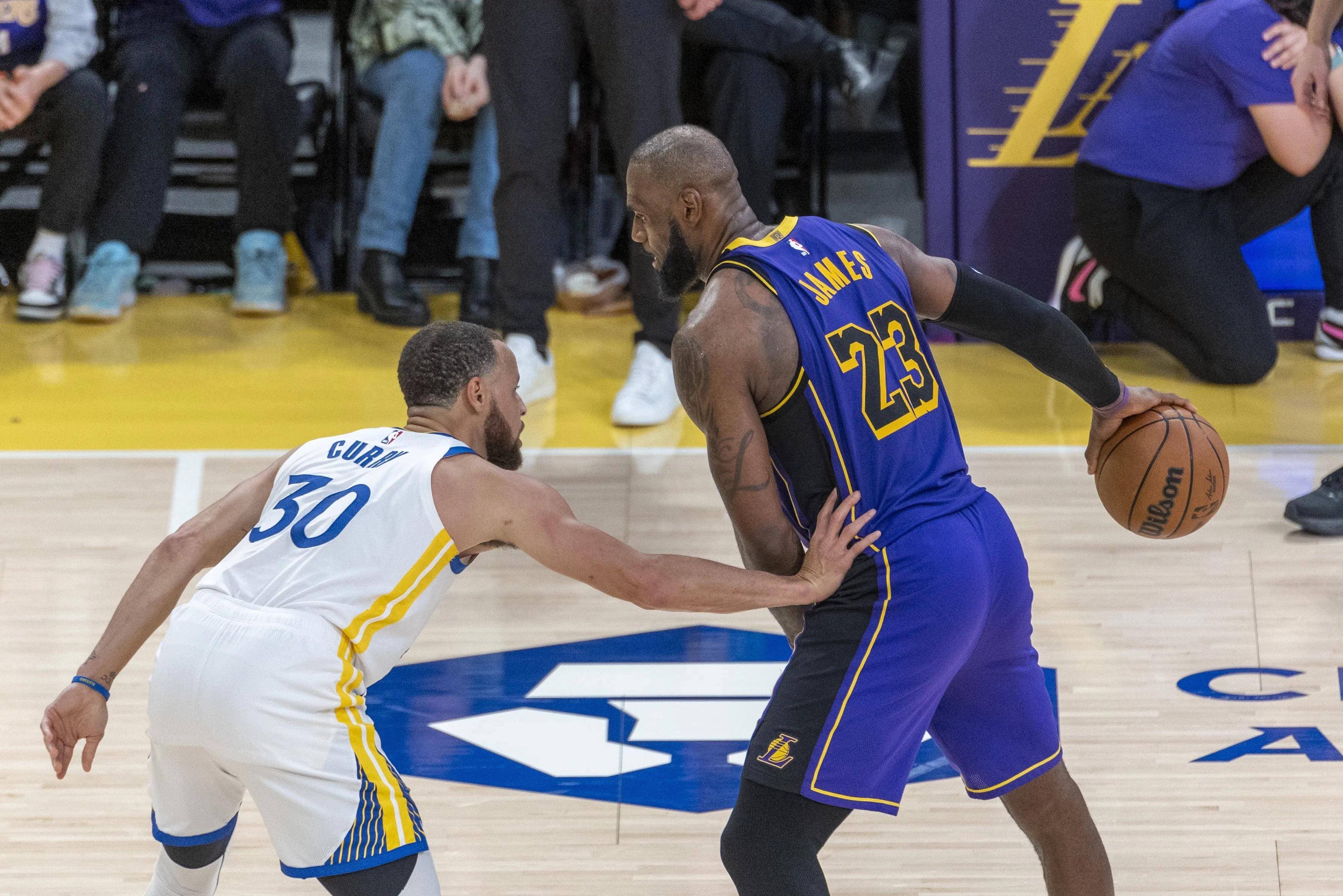 巴特勒爆冷击败法国队，回归赛场引爆全场！的简单介绍